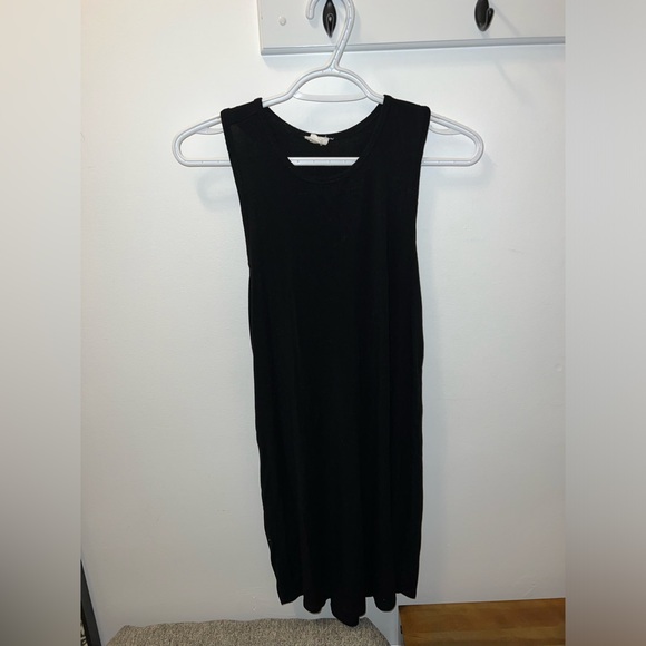 Garage Dress - Picture 1 of 5